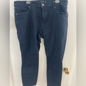 Universal Thread Mid-Rise Jegging